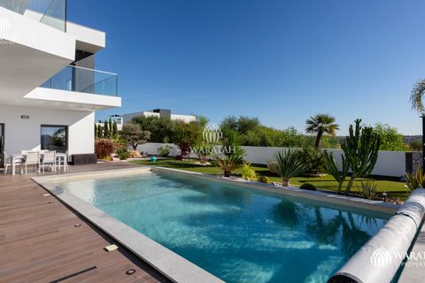 Villa i Silves, Faro, Silves - € 1.400.000 | Ref: Chorus - foto 13